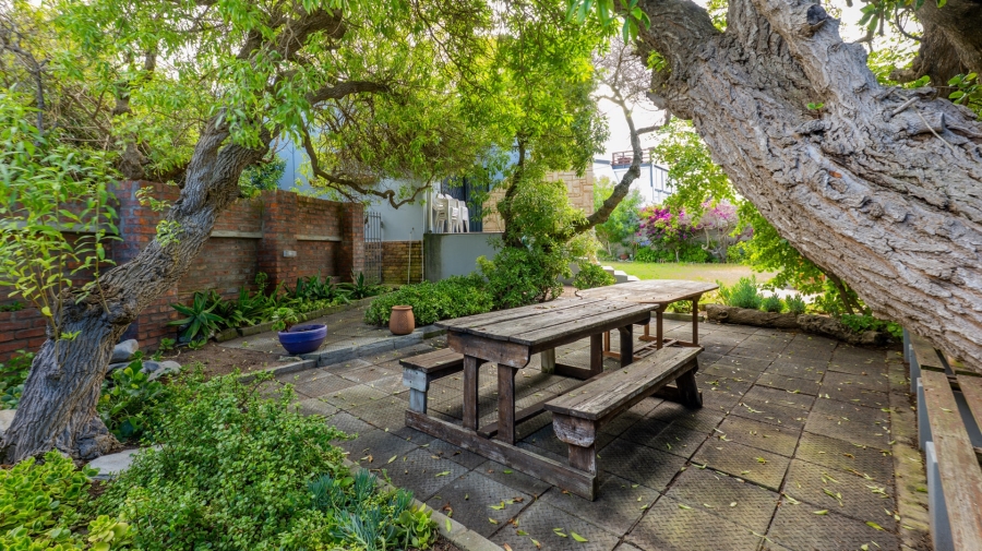 5 Bedroom Property for Sale in Struisbaai Western Cape